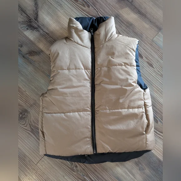 Black & Brown Reversible Zip Up Puffer Vest - Picture 3 of 7